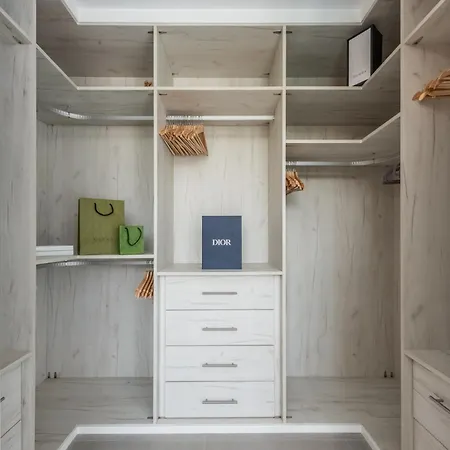 Lägenhet Extravagant 5 Bdrm Golfer's With Private Pool Estepona