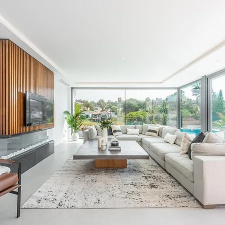 Extravagant 5 Bdrm Golfer's With Private Pool