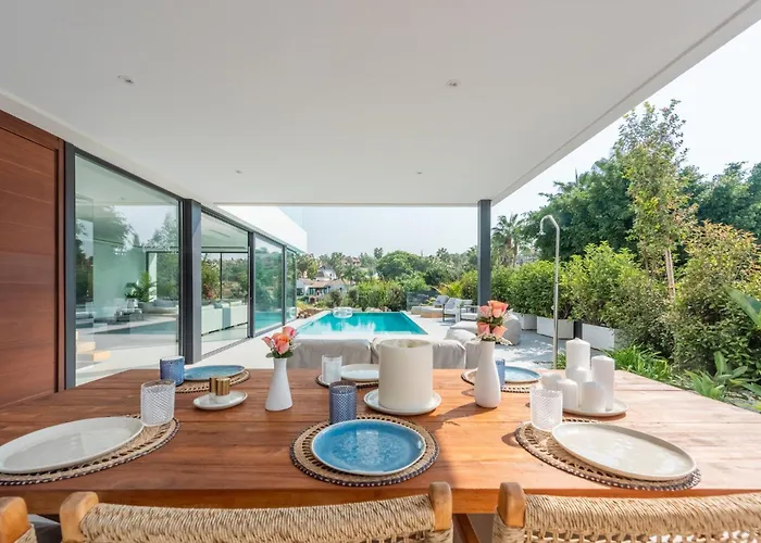 Extravagant 5 Bdrm Golfer's With Private Pool 아파트 에스테포나