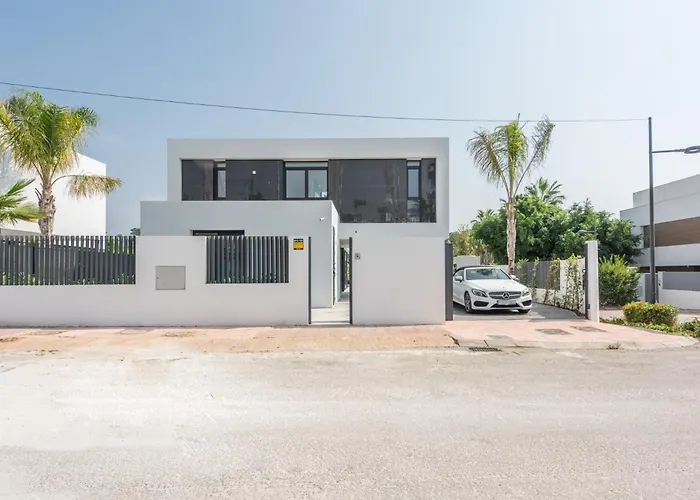 Extravagant 5 Bdrm Golfer's With Private Pool 아파트 에스테포나