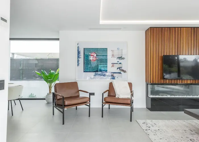 Extravagant 5 Bdrm Golfer's With Private Pool *