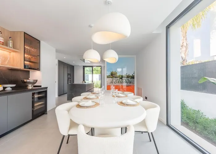 Extravagant 5 Bdrm Golfer's With Private Pool * 에스테포나