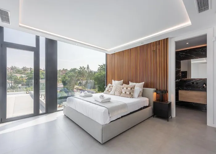 Extravagant 5 Bdrm Golfer's With Private Pool * 에스테포나