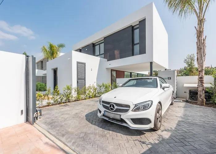 Extravagant 5 Bdrm Golfer's With Private Pool