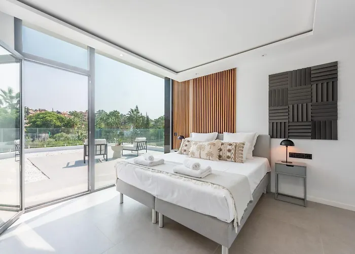 Extravagant 5 Bdrm Golfer's With Private Pool